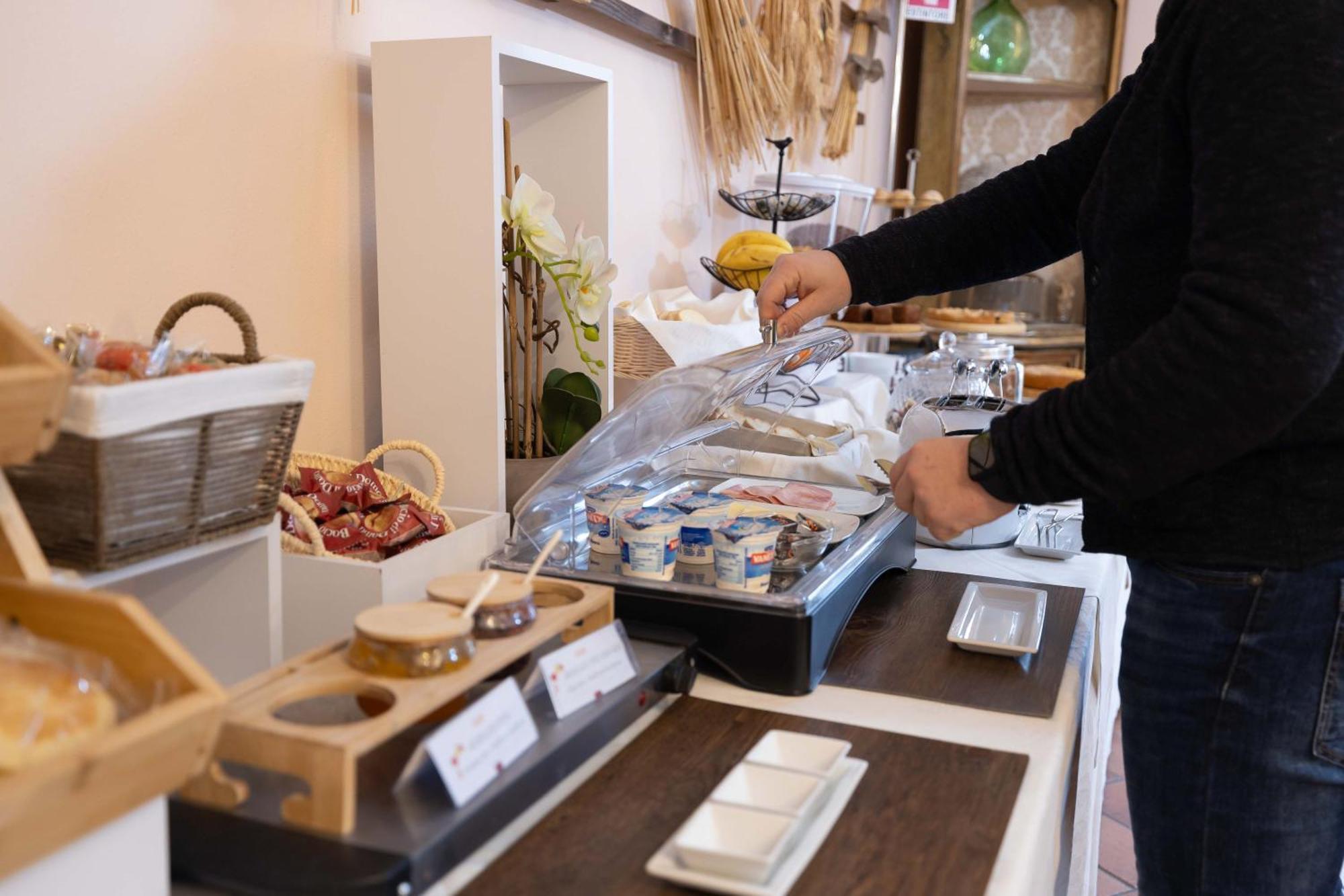 拉斐尔特酒店 阿斯蒂 外观 照片